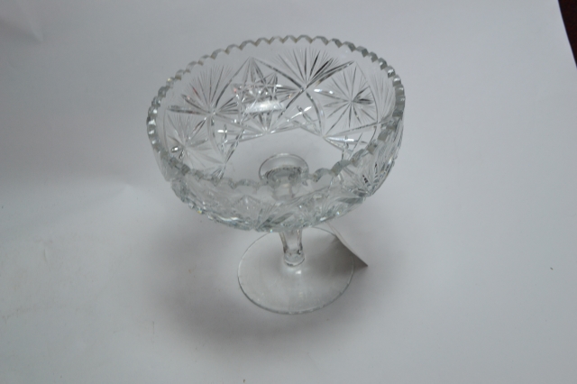 Pedestal Stemmed Fruit Bowl.