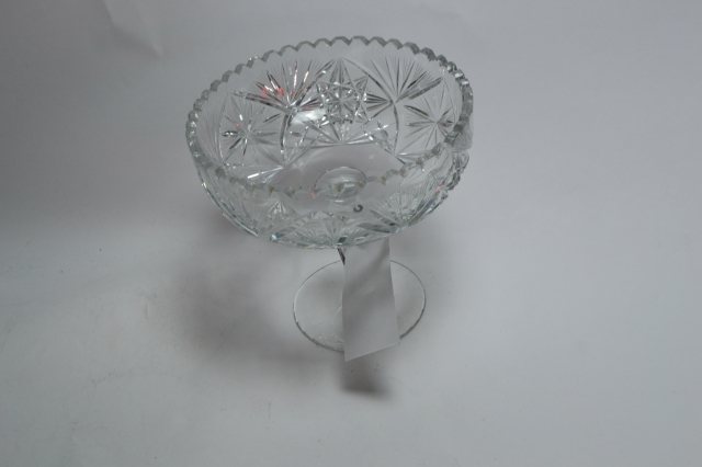Pedestal Stemmed Fruit Bowl.