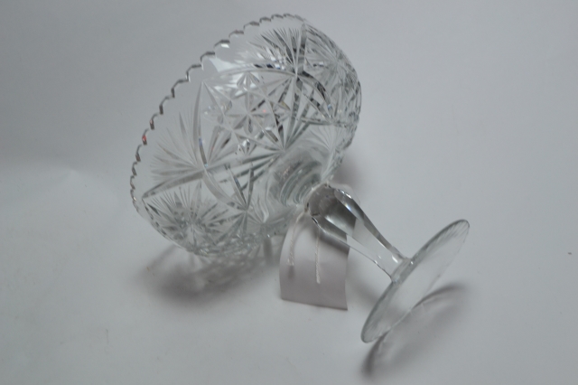 Pedestal Stemmed Fruit Bowl.