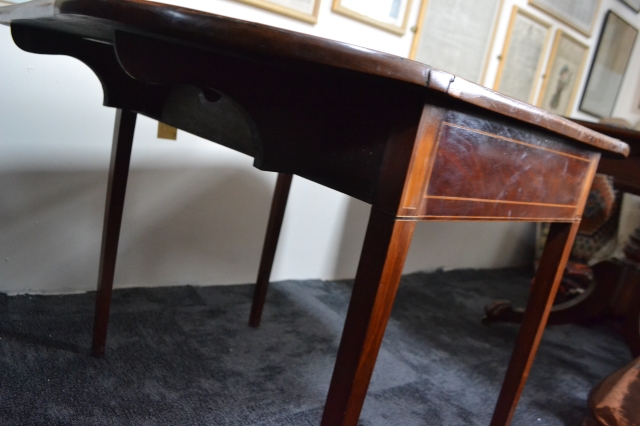 Early 19th Century Mahogany Pembroke Table.