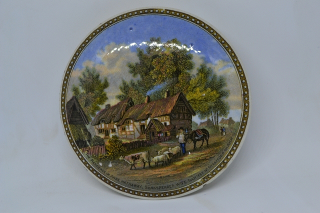 Anne Hathaway's House' Prattware Lid.