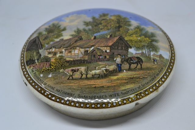 Anne Hathaway's House' Prattware Lid.