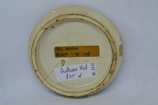 Prattware Lid 'The Skaters'.