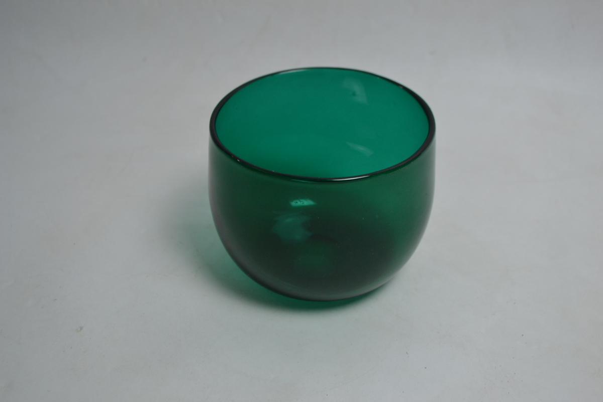 Antique Victorian Bristol Green Rinsing Bowl