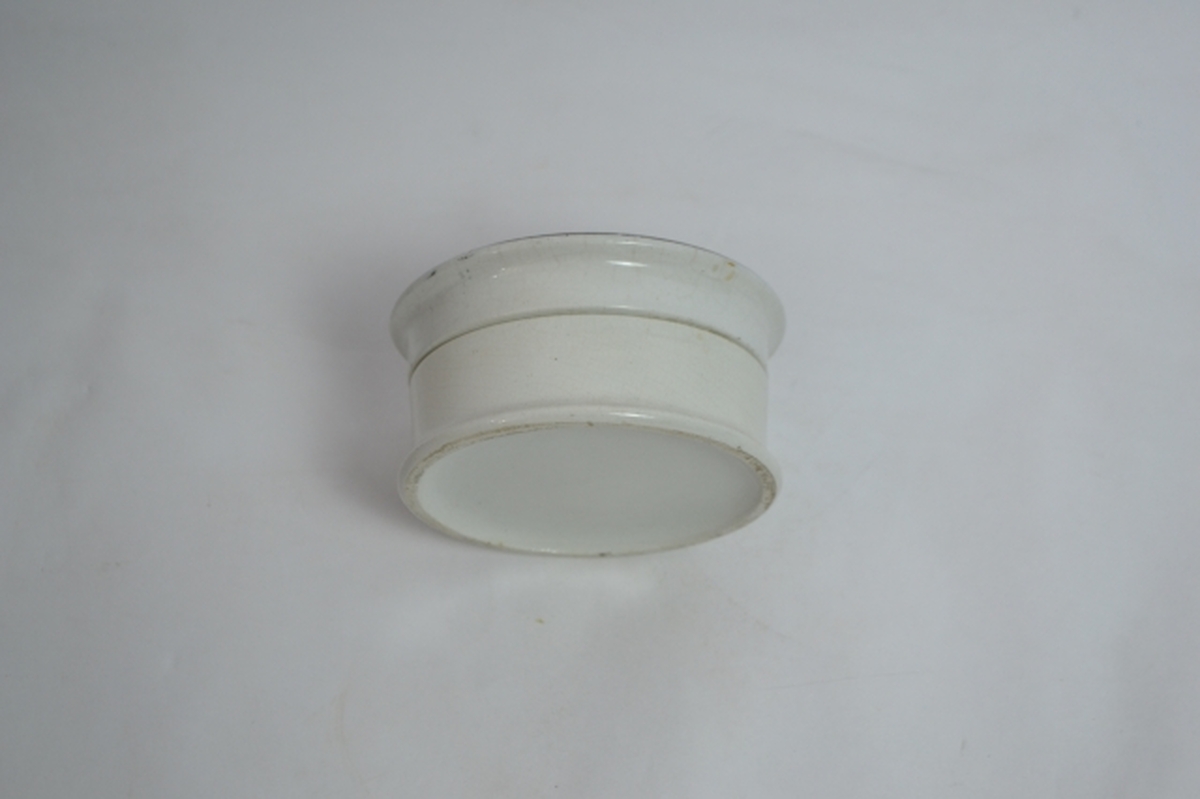 Prattware pot with lid 'that no jealous rival will laugh me to scorn'.