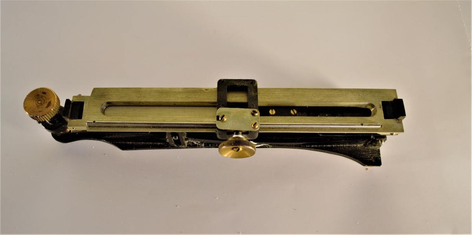 20th Century Indian Pattern Inclinometer by UIC no. B. 6946 with WD stamp.