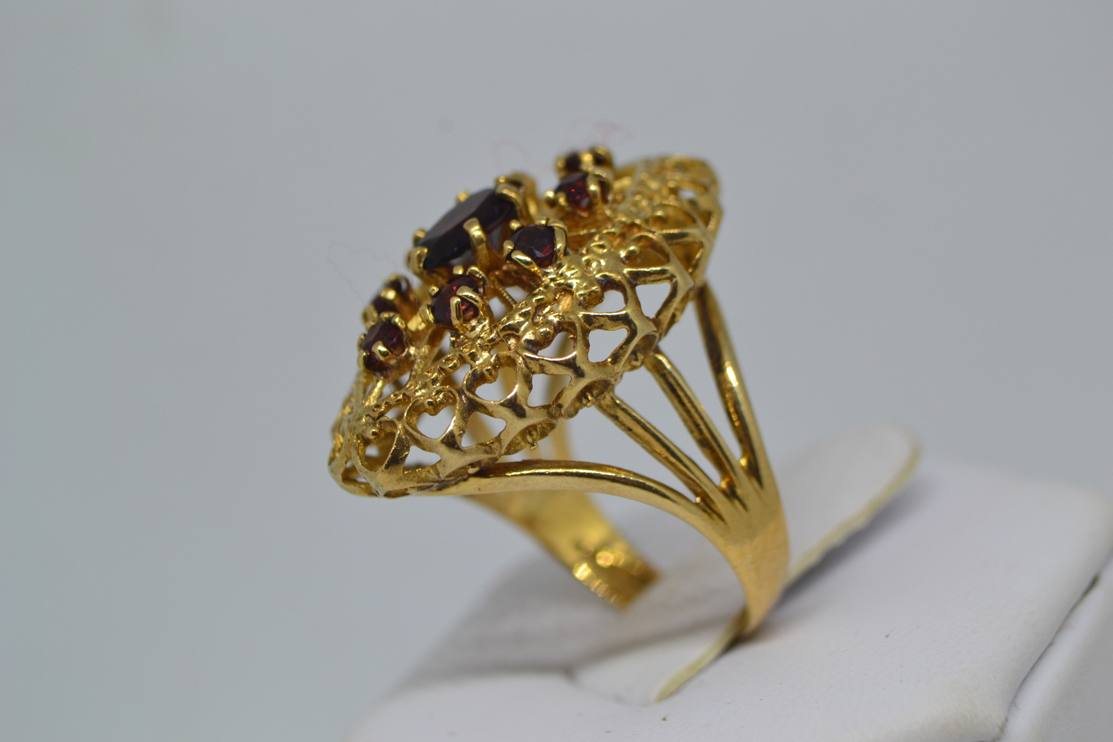 Mid 20th c. 9ct Gold Ring with Garnet