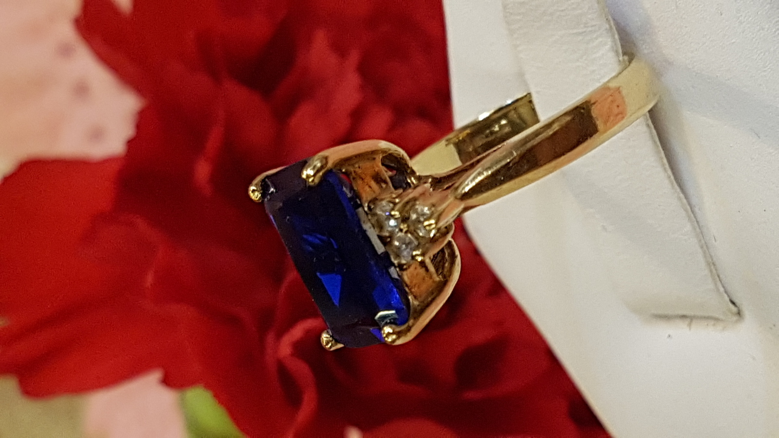 A 9ct yellow gold Spinel and Cubic Zirconia ring