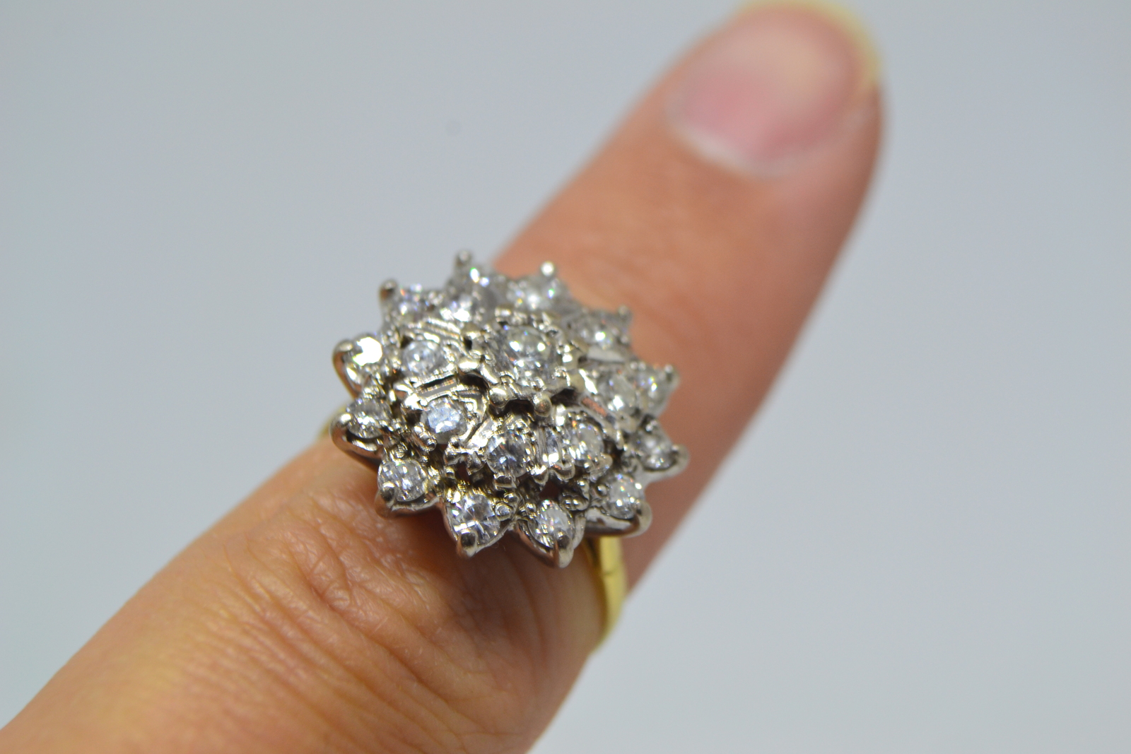 18ct Gold large Diamond Cluster Ring.
