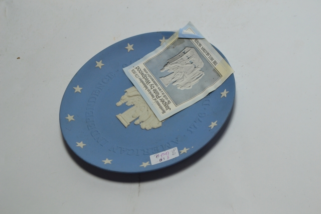 Wedgewood Plate Marked 'Declaration Signed 1776'.