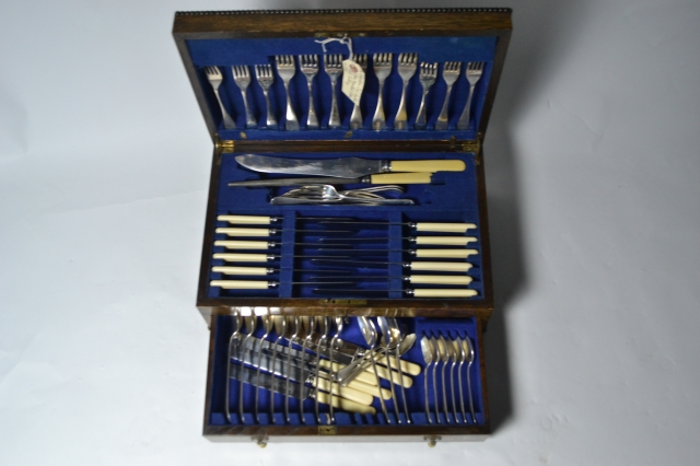 Edwardian Oak Canteen of Bone Handled Silver Plated Cutlery